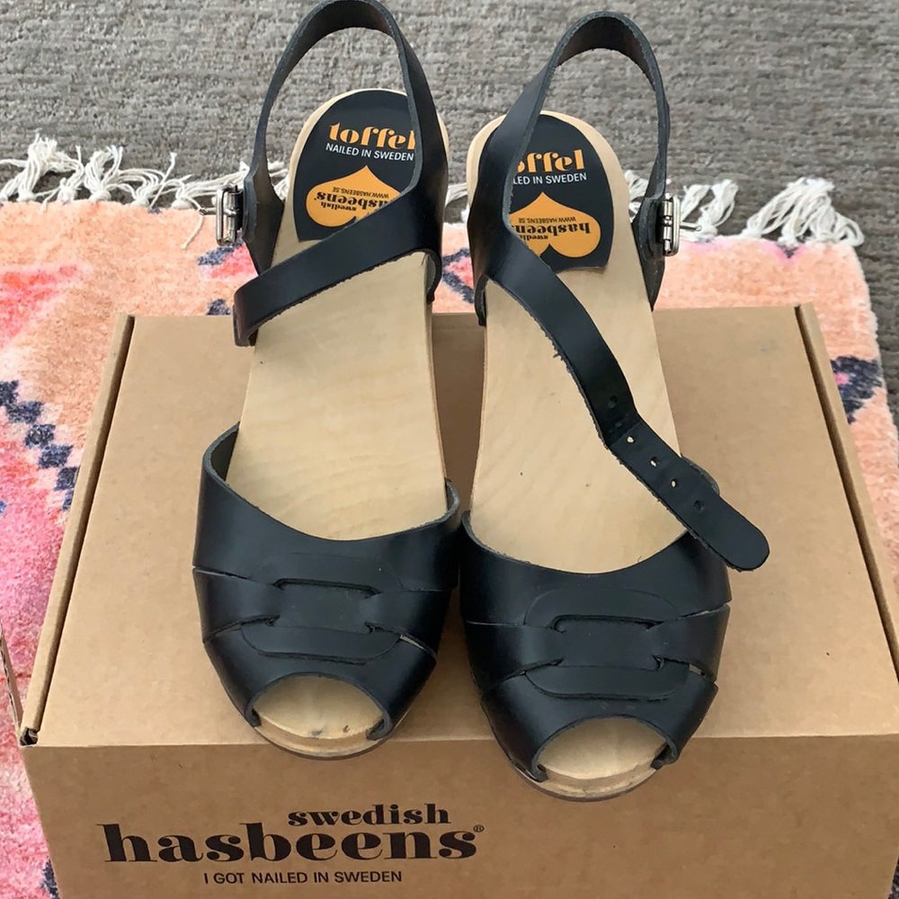 Like new Swedish Hasbeens black sandals